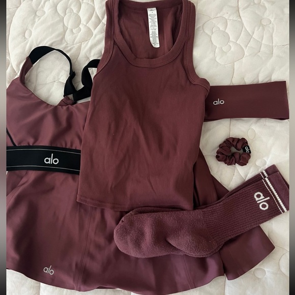 Alo outfit bundle - Picture 1 of 5